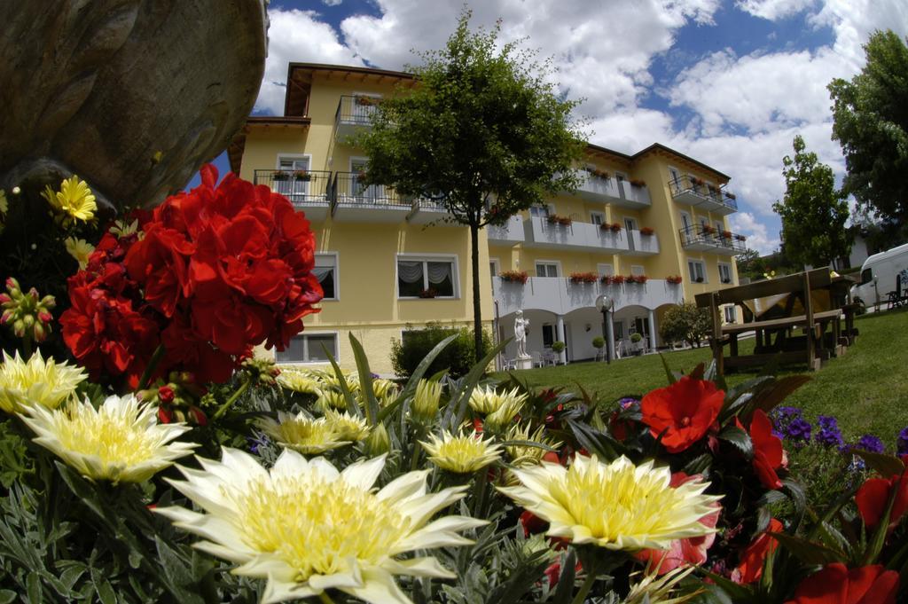 Hotel Daniela Levico Terme Exterior foto